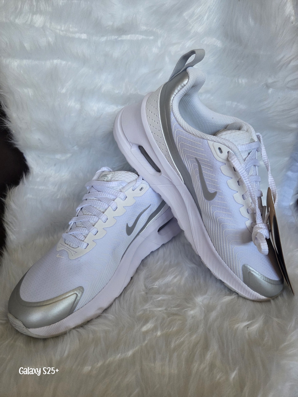 Nike Air Max INTRLK Lite Women’s White Silver Sneakers Size 7 NWT